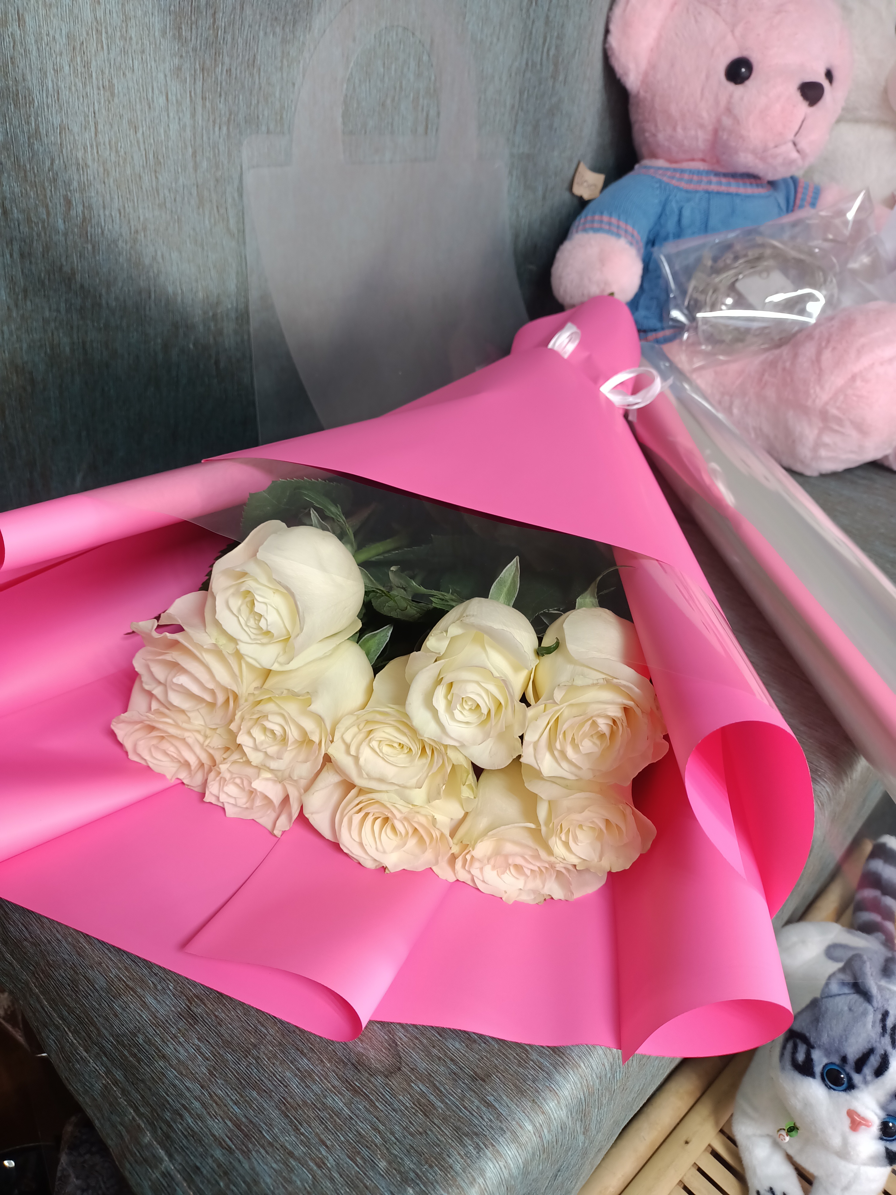 Bouquet of Bouquet of snow-white roses flowers delivered to Kostanay.