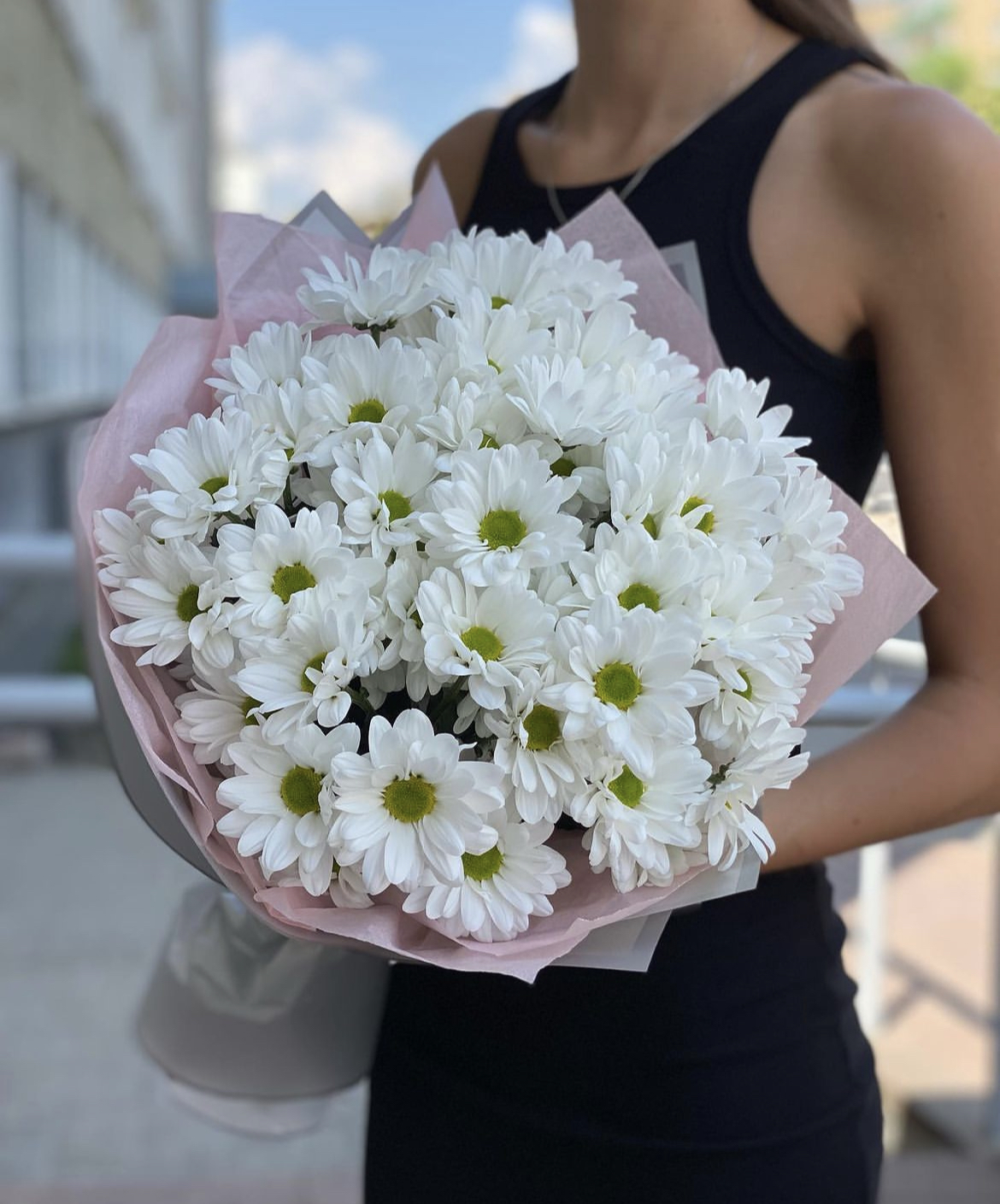 Bouquet of Inexpensive bouquet of chrysanthemums flowers delivered to Kostanay.