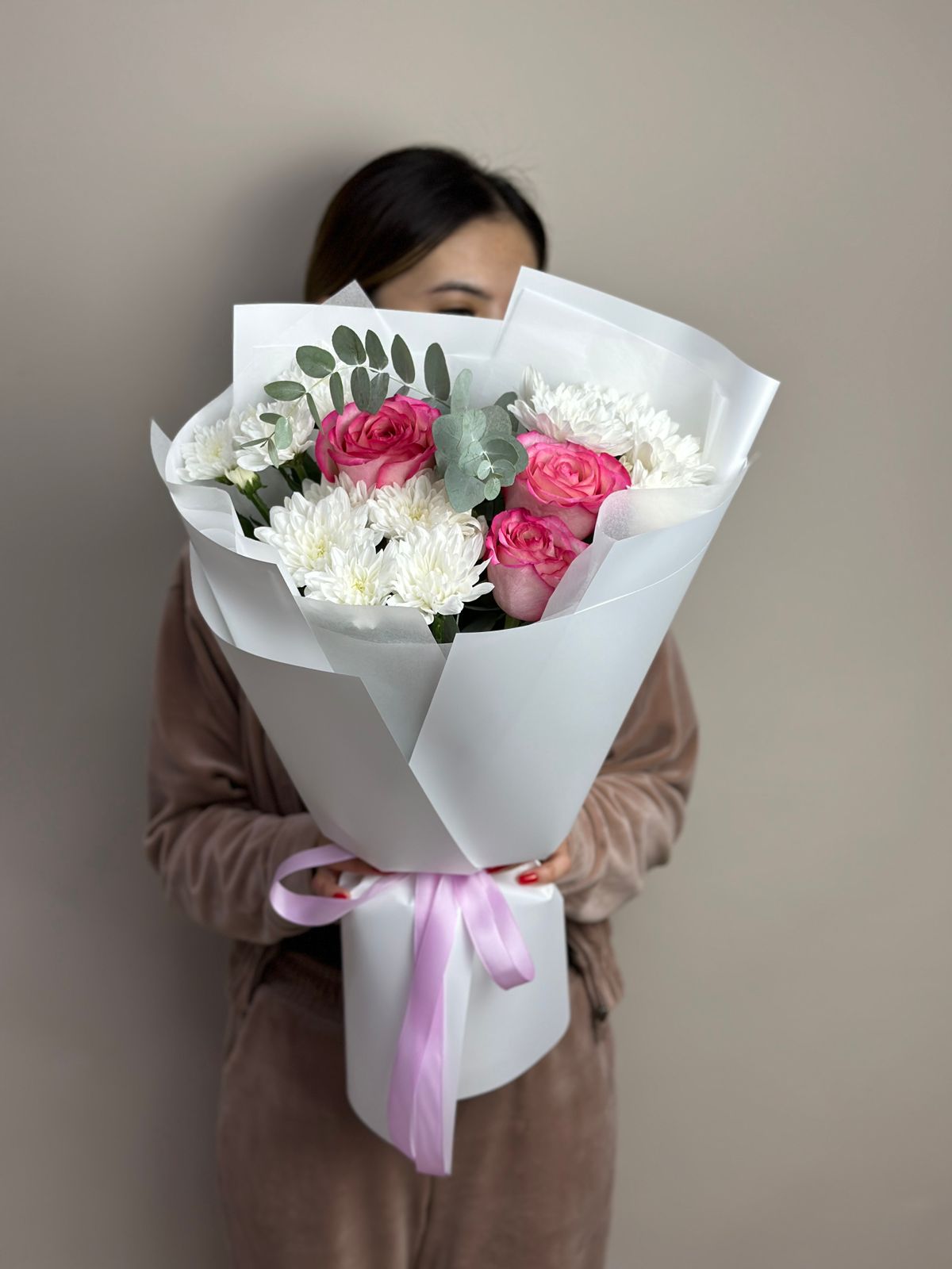 Bouquet of Bouquet compliment flowers delivered to Astana