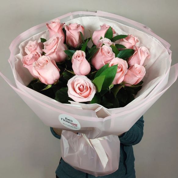 Bouquet of 15 pink roses Ecuador