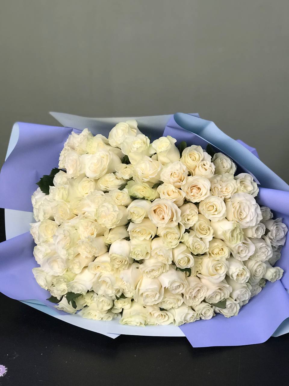 Букет из белых голландских роз 101 шт с доставкой по Астане