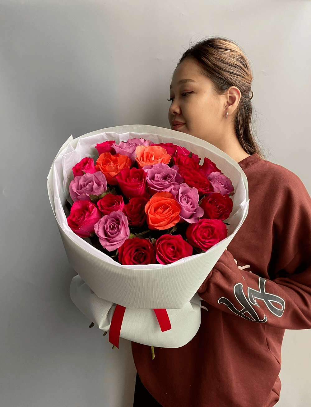 Bouquet of 25 roses mix 40-50cm in a round shape flowers delivered to Astana