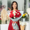 Букет из 25 красно-белой голландской розы 50 см с доставкой по Алматы