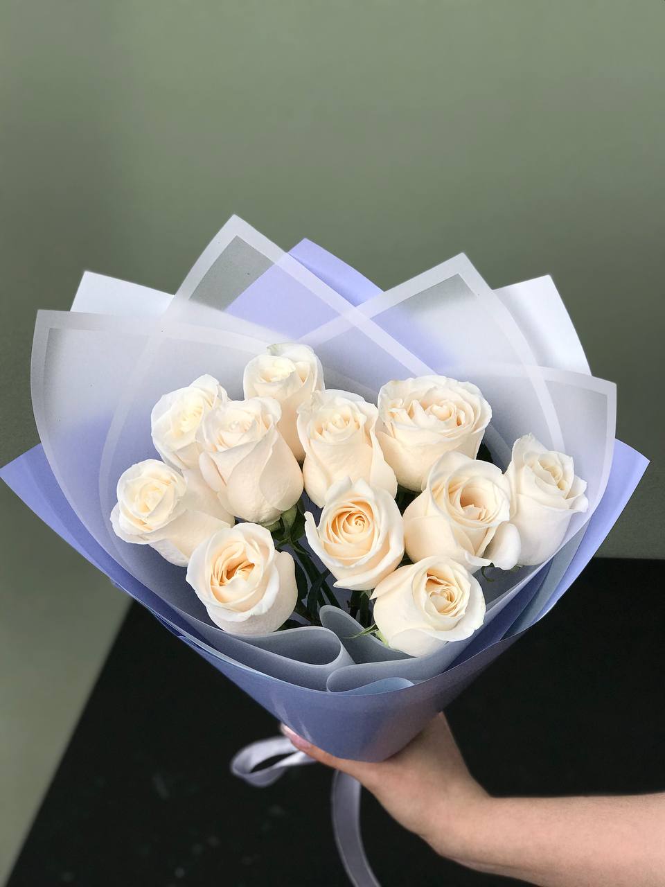 Bouquet of white Dutch roses 11 pcs