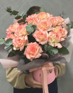 Букет из 17 Французских Роз - купить в Astana с доставкой