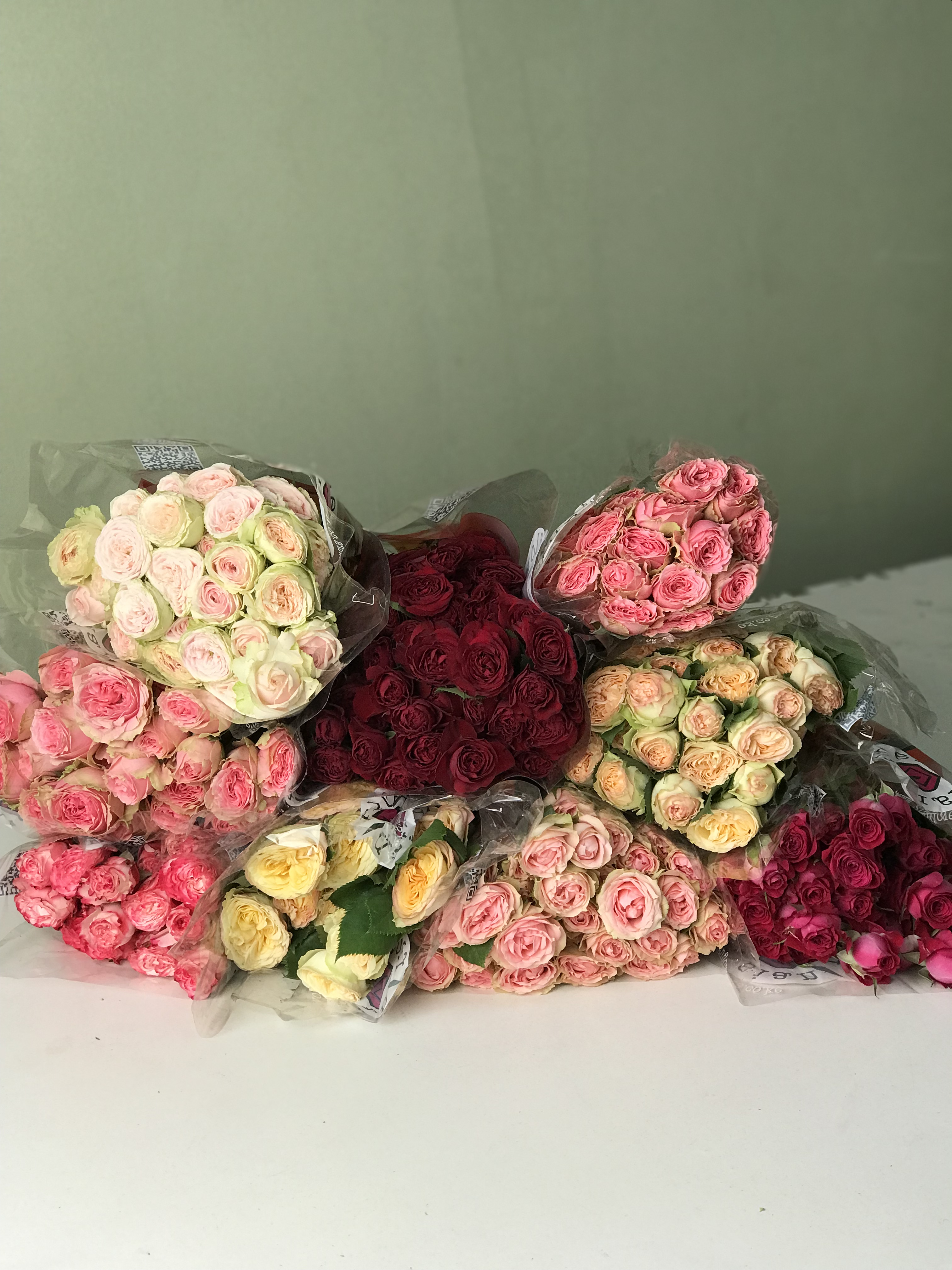 Пионовидные кустовые розы 1 пачка (5штук)  с доставкой по Астане