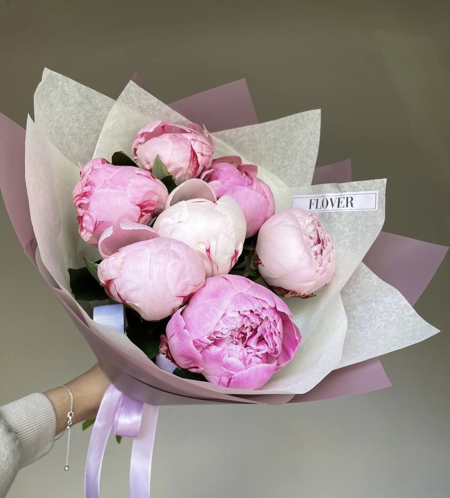 Bouquet of 7 pink peonies