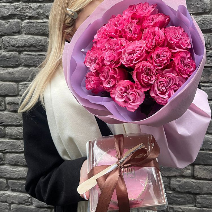 Bouquet of 15 peony roses + Bento cake