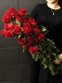 21 long red roses deluxe