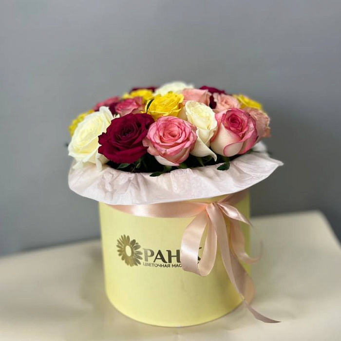 Bouquet of 25 mix roses in a box in Almaty