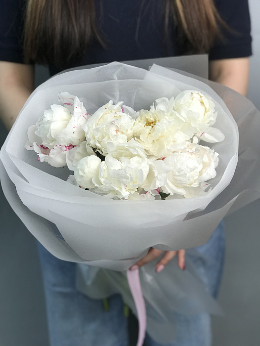 White peonies 7 pcs