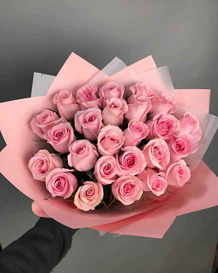 Bouquet of 25 roses (to the florist's taste) with delivery to Almaty