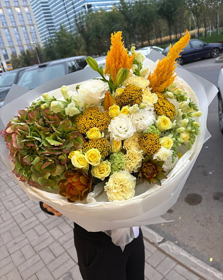 Букет: гортензия, розы, эустома с доставкой по Астане