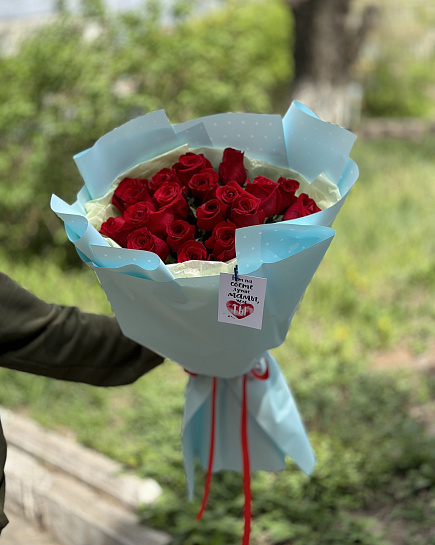 Bouquet of 25 Dutch roses flowers delivered to Karaganda