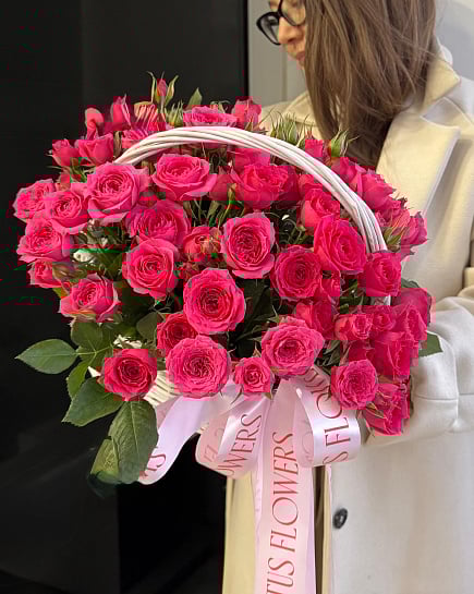 Идеальная корзина с кустовыми розами ( размер  с доставкой по Астане