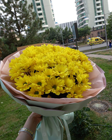 Bouquet of yellow chrysanthemums flowers delivered to Almaty