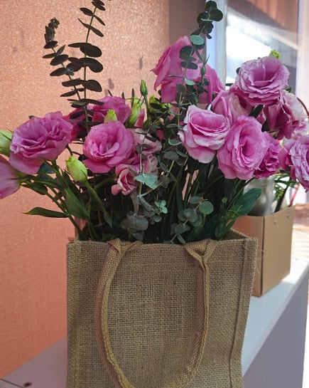 Розовое очарование в джутовой сумочке с доставкой по Астане