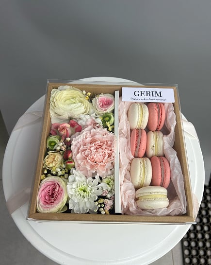 Flower boxing with macaroons with delivery to Astana