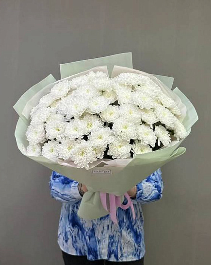 Lush bouquet of chrysanthemums with delivery to Ust-Kamenogorsk