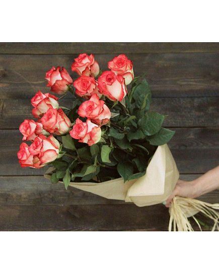 Букет из роз "Время для любви" с доставкой по Алматы