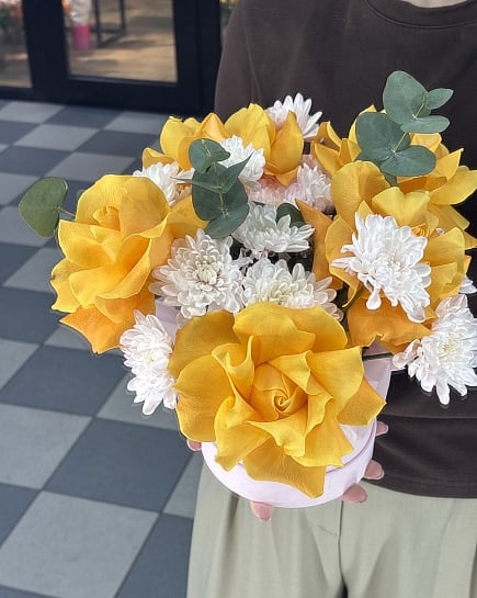 Солнечное настроение с розами и хризантемами с доставкой по Астане