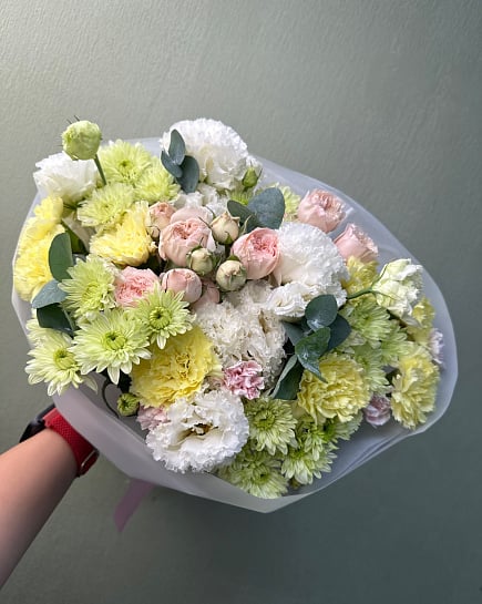 Пастельная палитра с эустомой и кустовыми розами with delivery to Astana