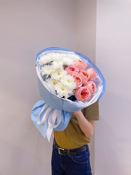 Bouquet of peony roses and Dutch chrysanthemums