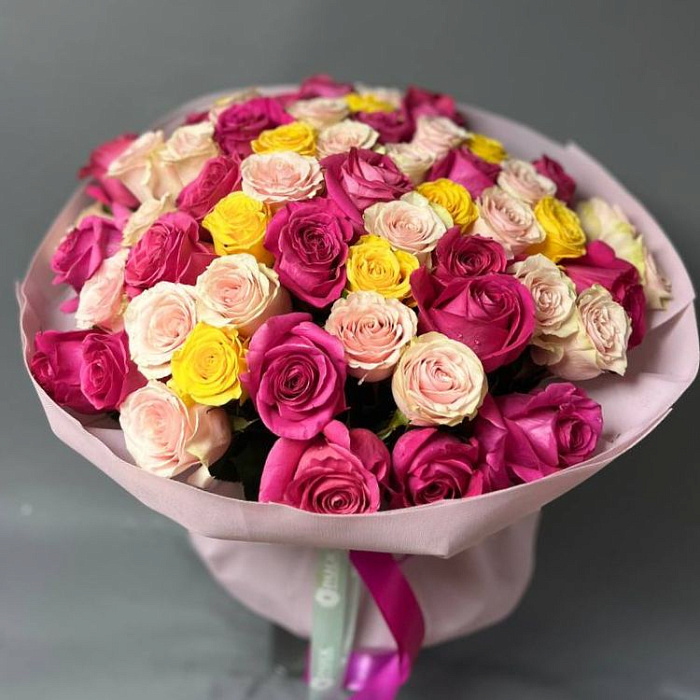 Bouquet of 61 Dutch mix roses