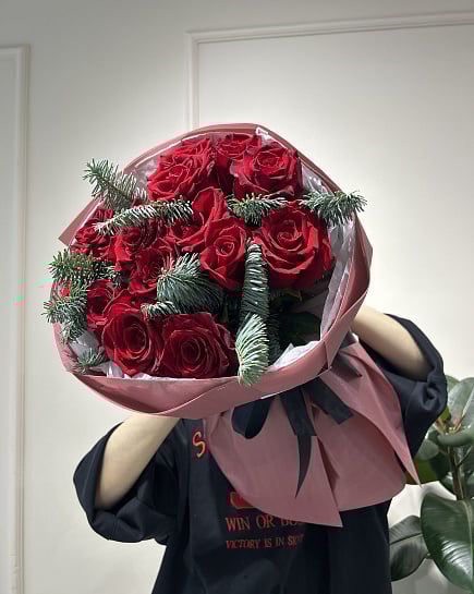 Букет из красных роз с нобилисом с доставкой по Астане
