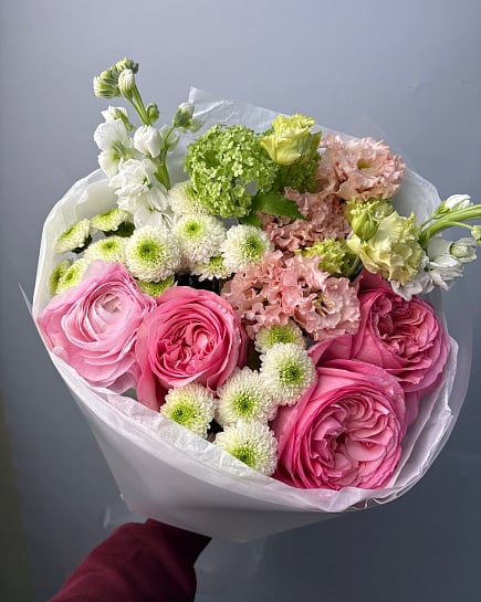 Романтичный микс с пионовидными розами и ранункулюсами с доставкой по Астане