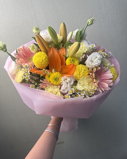 Солнечный микс с лилиями и герберами with delivery to Astana