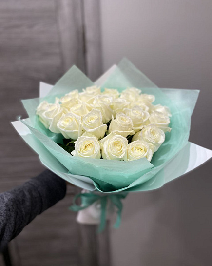 25 roses with delivery to Pavlodar