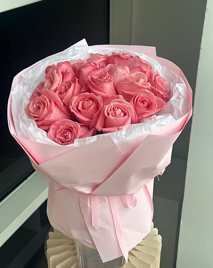 Розовый круглый букет из роз with delivery to Astana