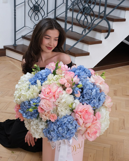 Bouquet GIANT with delivery to Astana