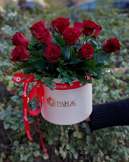Красные розы в коробке with delivery to Almaty