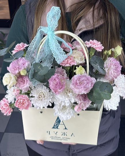 Цветочная композиция в пастельных тонах с доставкой по Астане