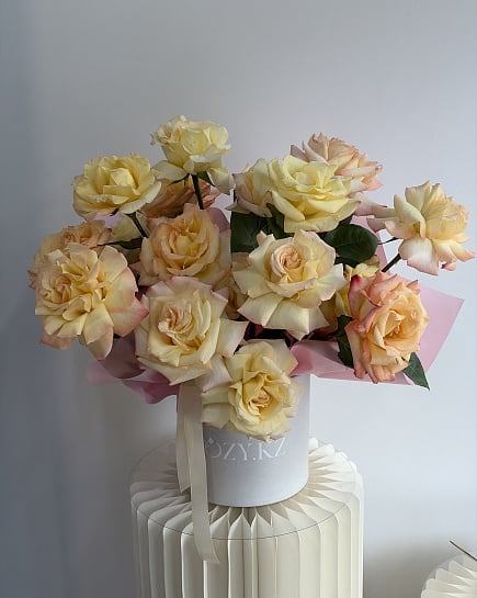 Солнечное очарование пионовидных роз с доставкой по Астане