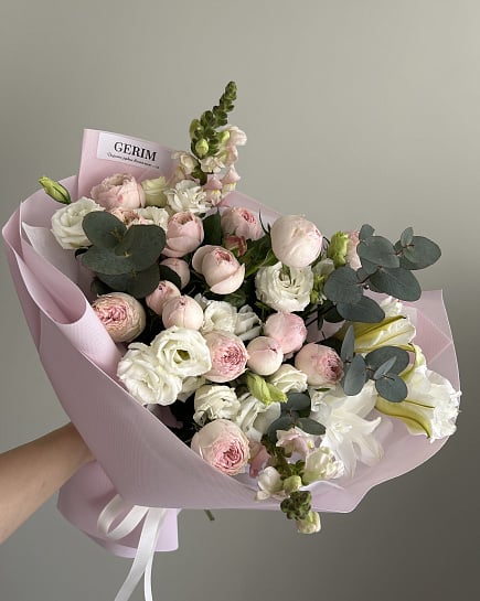 Романтичный микс из пионовидных роз и эустомы с доставкой по Астане