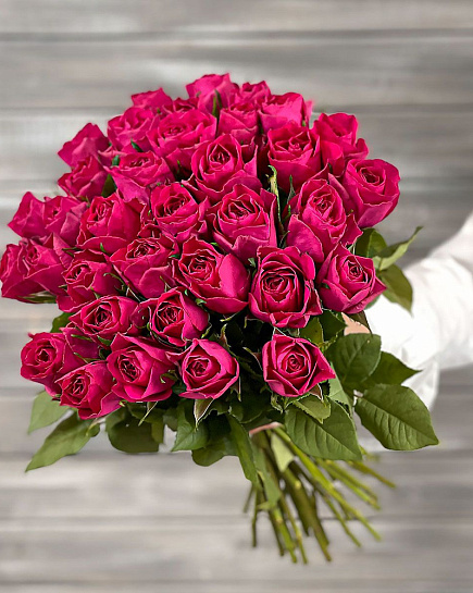 25 crimson roses with delivery to Almaty