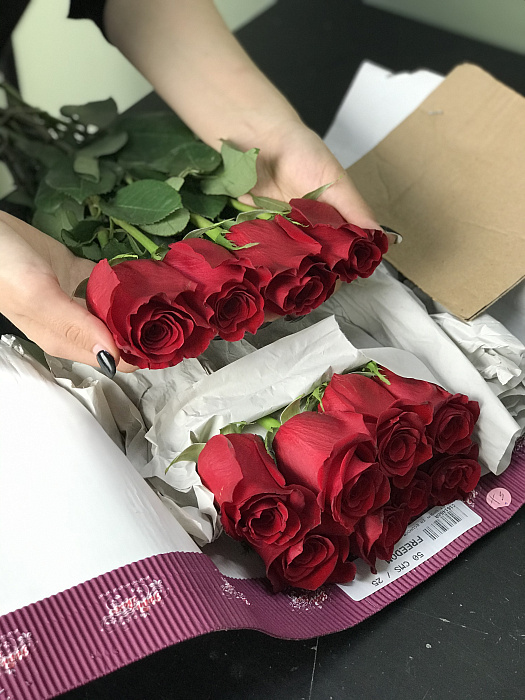 Red roses wholesale 25 pcs