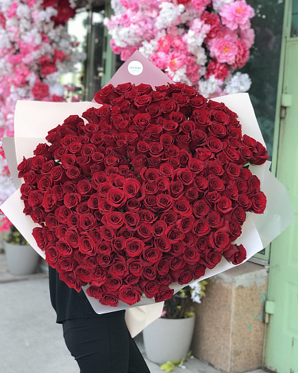 Bouquet of Tall red roses 201 pcs flowers delivered to Astana