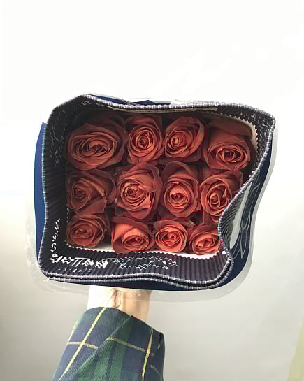 25 roses in a pack (shade to the taste of the florist) with delivery to Astana