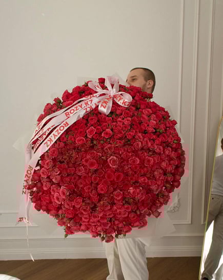 Мега букет из 151 кустовой розы XXXXL с доставкой по Астане