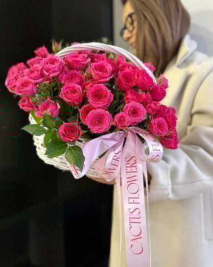 Идеальная корзина с кустовыми розами ( размер  с доставкой по Астане