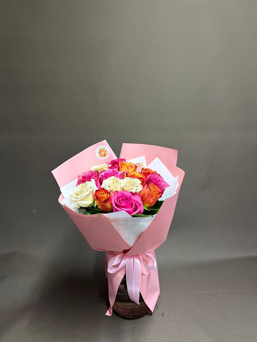 Bouquet of 15 Dutch Mic roses