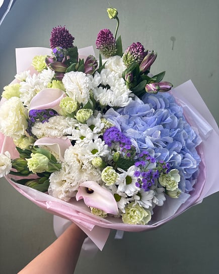 Лазурная гортензия с каллами with delivery to Astana