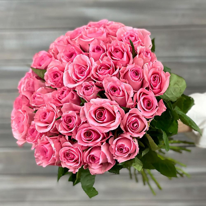 Bouquet of 25 pale pink roses
