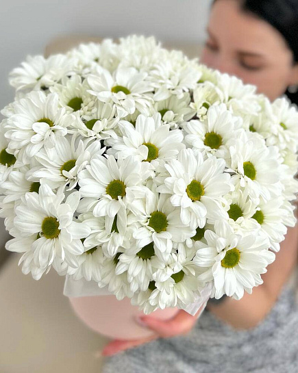 Bouquet of box of chamomile flowers delivered to Uralsk