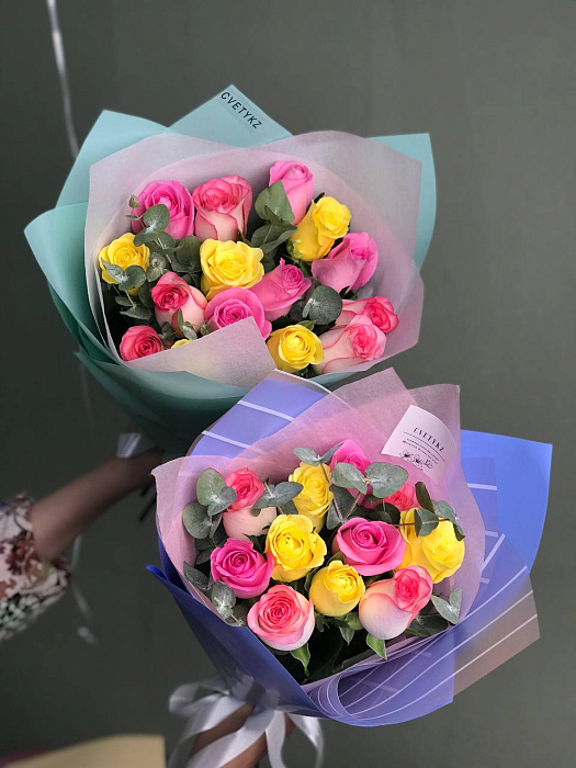 11 assorted roses