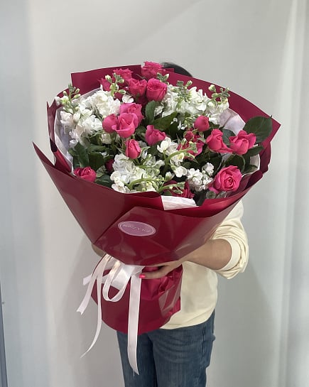 Розовое очарование с кустовыми розами с доставкой по Астане